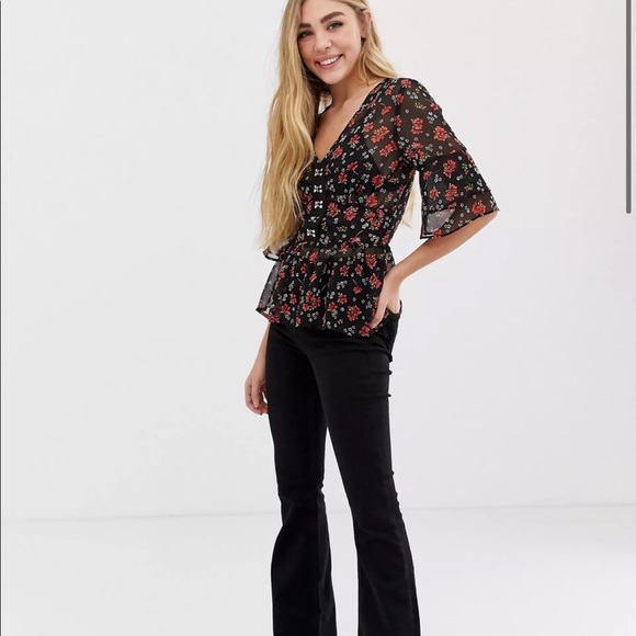 Floral print blouse, red and black - Picture 2 of 6